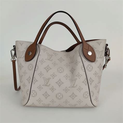 hina pm louis vuitton